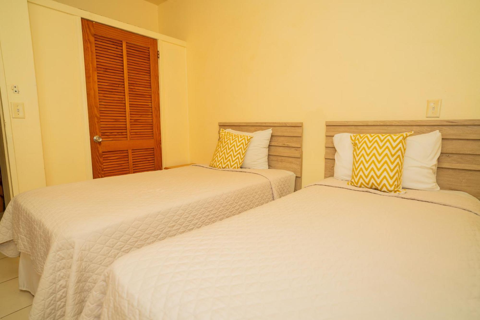 St. John's Connie'S Comfort Suites المظهر الخارجي الصورة