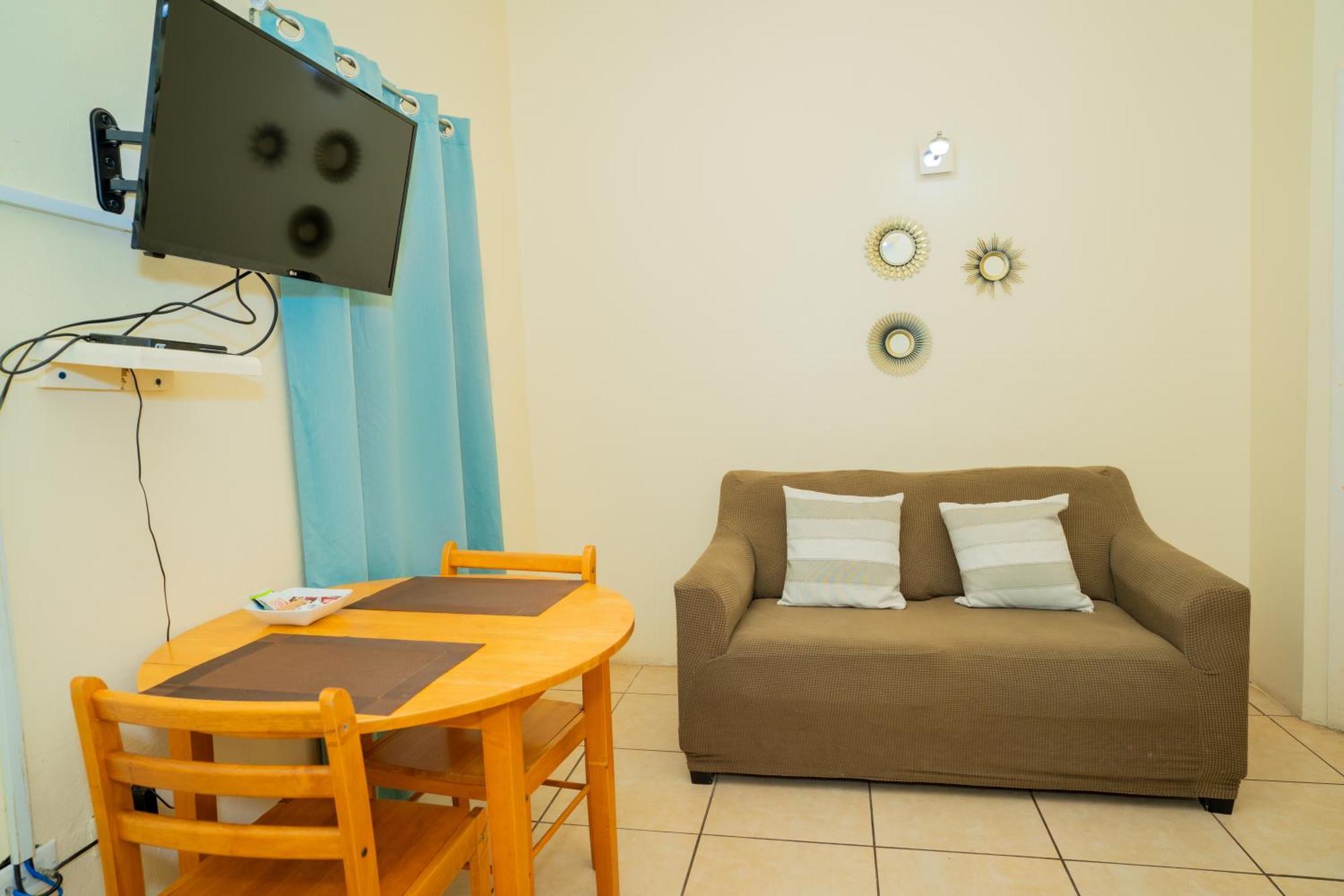 St. John's Connie'S Comfort Suites المظهر الخارجي الصورة
