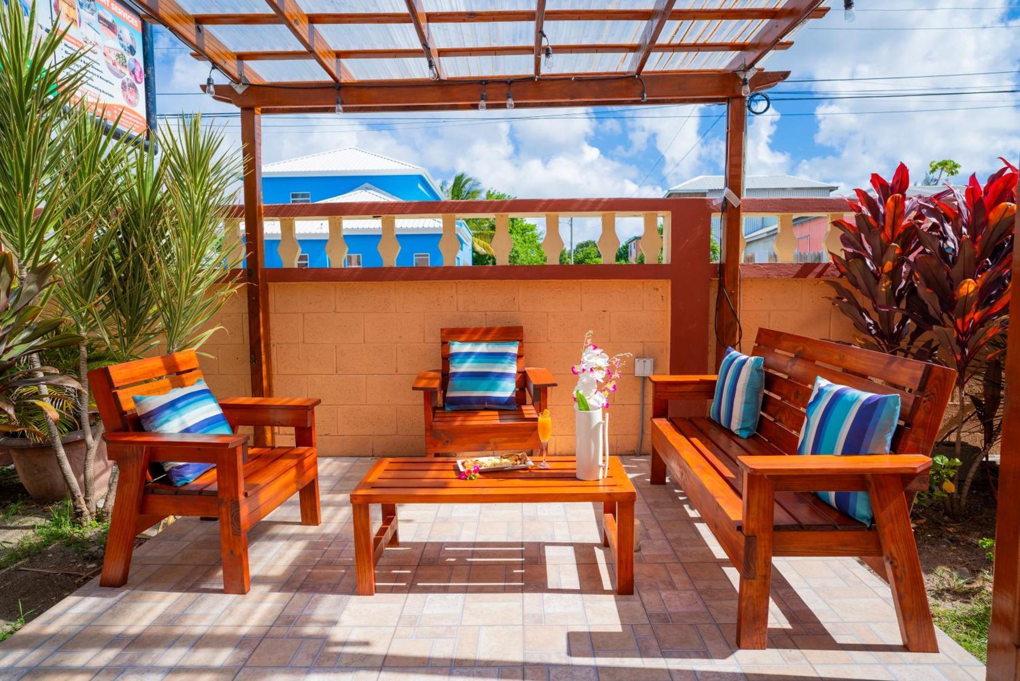 St. John's Connie'S Comfort Suites المظهر الخارجي الصورة