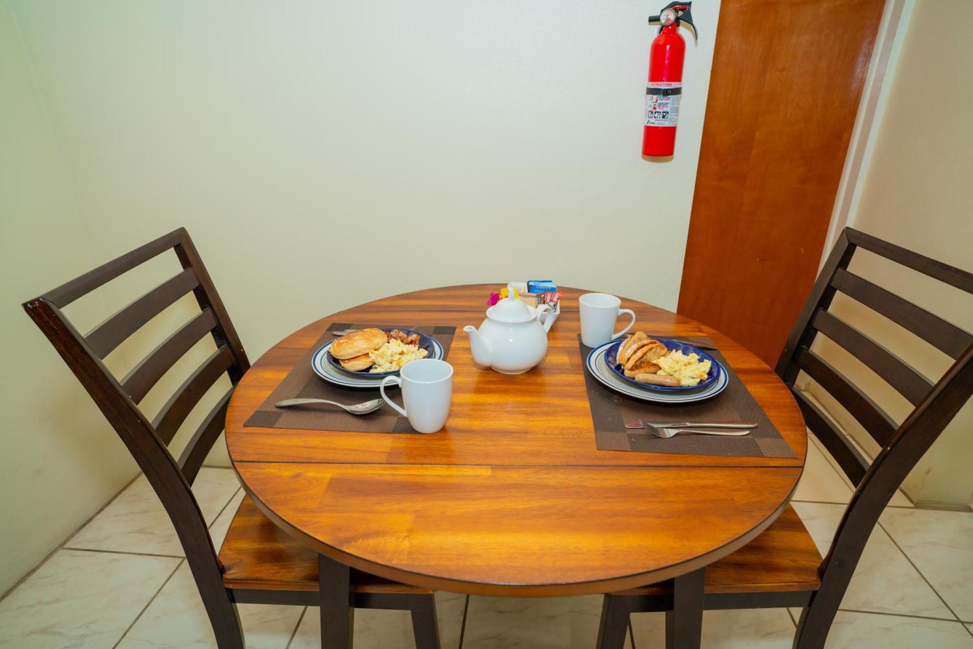St. John's Connie'S Comfort Suites المظهر الخارجي الصورة