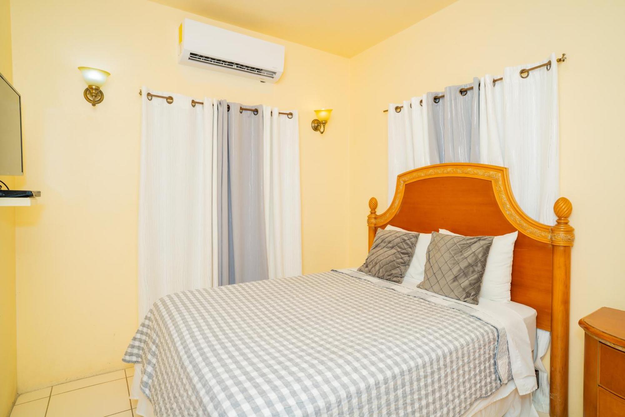 St. John's Connie'S Comfort Suites المظهر الخارجي الصورة
